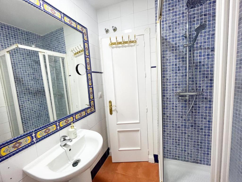 Apartamentos Malaga Centro Екстериор снимка